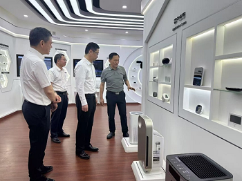 湖北省委常委、省委统战部部长宁咏一行调研四方光电